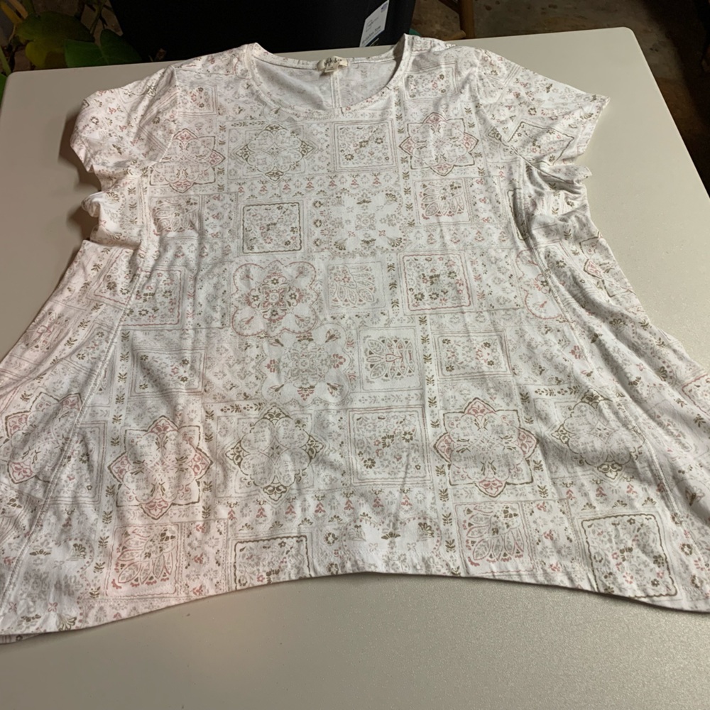 Floral Patterned White Top